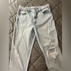 Abercrombie & Fitch Mom Jeans